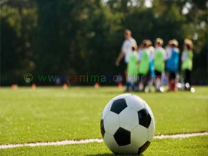 Feste per bambini a Roma con la partita di pallone.