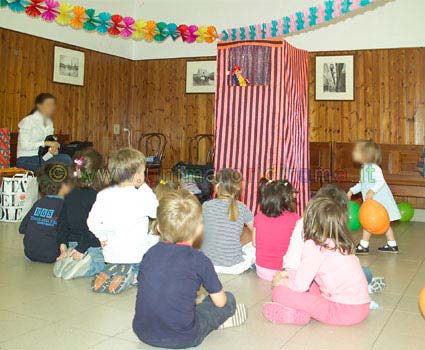 Il teatrino alle per le feste dei bambini.